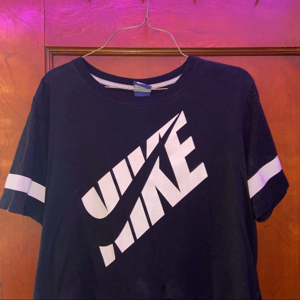 NIKE CROP TOP